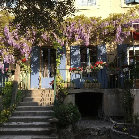 Le Jardin Des Glycines Bed & Breakfast